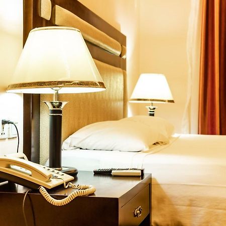 Bravia Eco Hotel Ломе Екстер'єр фото